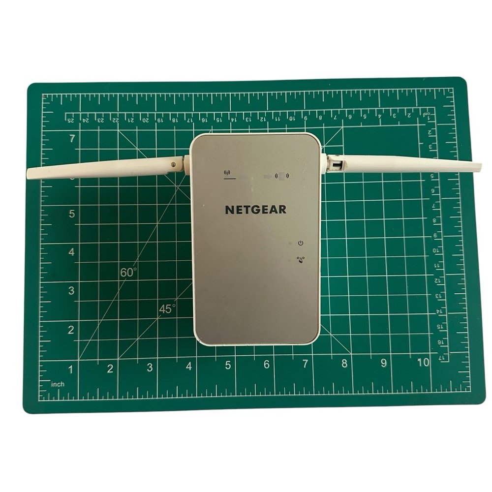 NETGEAR Gray WiFi Range Extender - Picture 2 of 6